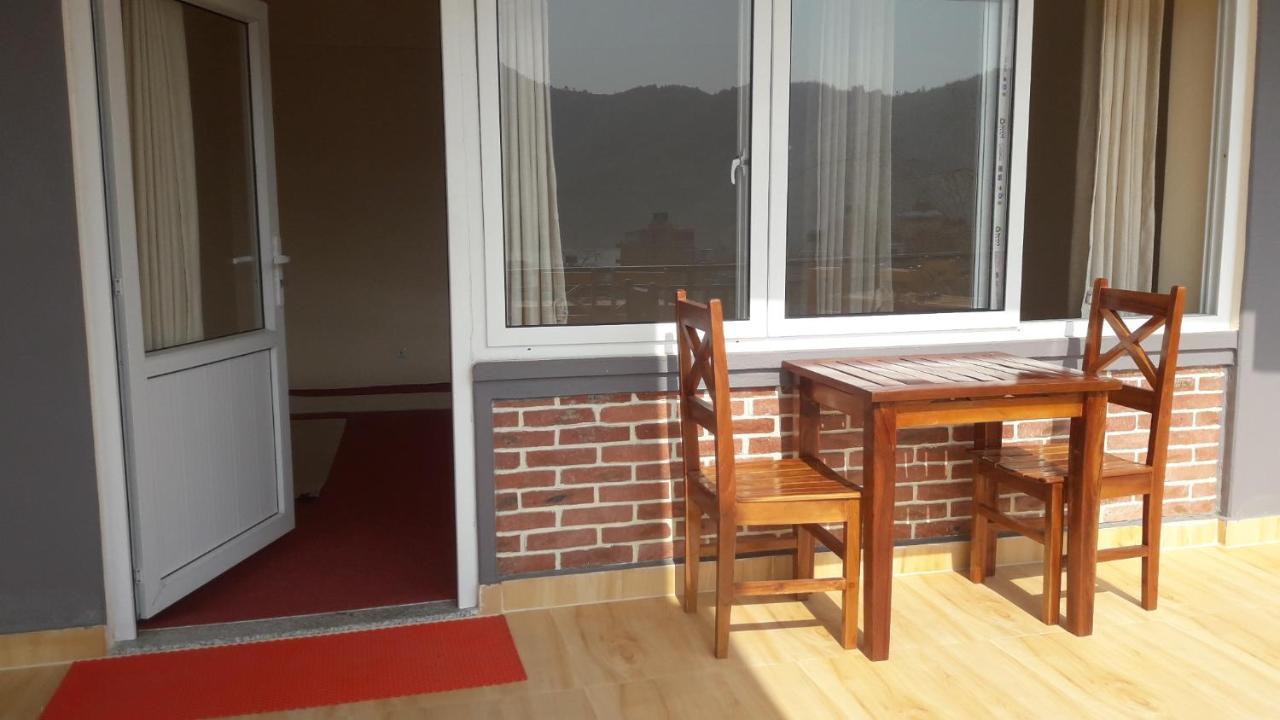 Beli Guest House Pokhara Extérieur photo